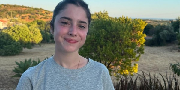 开云官网-甜😍阳光+大海+沙滩+狗狗，若奥-内维斯和女友一同享受假期