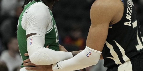 开云-还爱着朱哥！鹿媒称砸腿助攻前所未见！字母哥：霍勒迪经常这么干