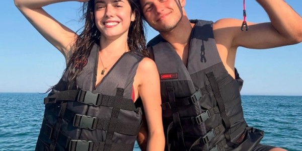 开云官网-甜😍阳光+大海+沙滩+狗狗，若奥-内维斯和女友一同享受假期