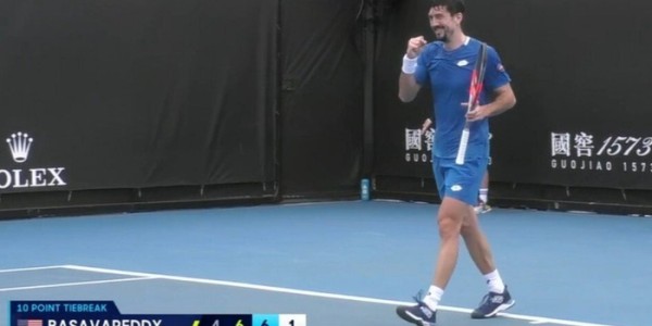 kaiyun-抢十不是抢七！澳网尴尬一幕：球员记错规则提前庆祝，最终遭逆转|奥夫纳|决胜盘|巴塞罗那|赛制|巴萨瓦雷迪_新浪体育_新浪新闻