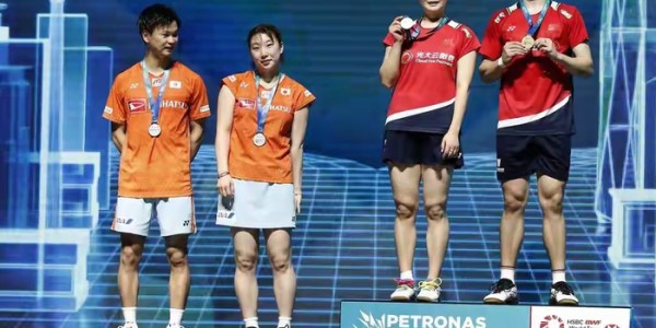 开云注册网址-00后女双封神！她们竟集齐了羽坛最难拿的四大冠军|马来西亚|龙珠|世界羽联|刘圣书|谭宁_新浪体育_新浪新闻