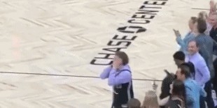 贴脸开大？波杰姆斯基对克拉克做库里“晚安”庆祝手势