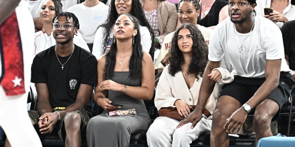 詹姆斯：孩子们从未给我施加过退役的压力 这让一切变得更容易